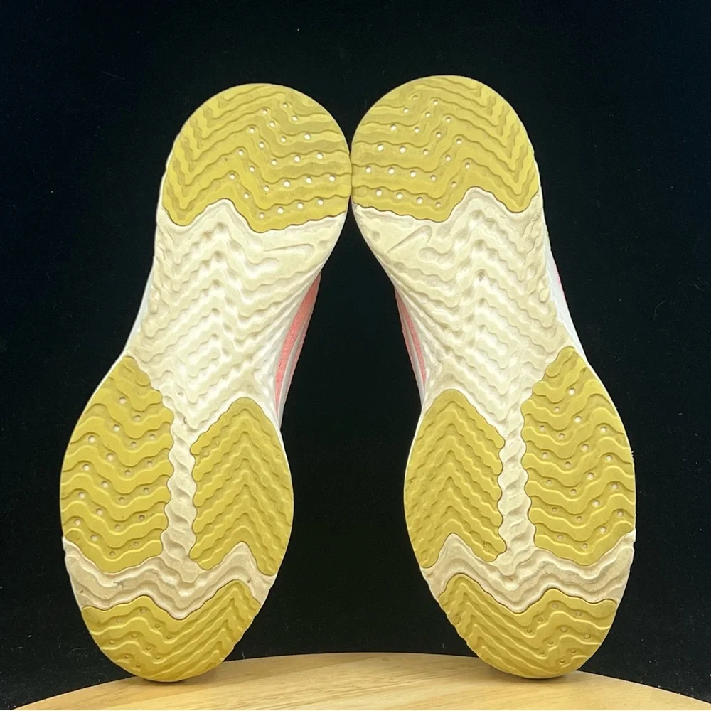 Nike Odyssey React Women's 7.5 Running Shoes Desert Sand Pink White AO9820-002 - Picture 6 of 11